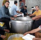 پخت بزرگترین غذای نذری استان بوشهر در شهر دوراهک