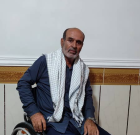جانبازی که با پاهای مصنوعی از دریا رزق حلال بیرون می‌کشد