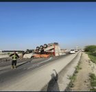 واژگونی تریلی در محور کنگان – بوشهر به علت خواب آلودگی